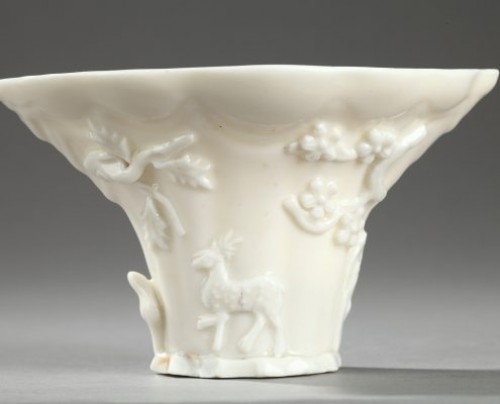 Coupe à libation Chine (Dehua) période Kangxi 1662-1722 - Céramiques, Porcelaines Style 