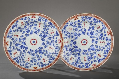 Paire d'assiettes en émaux sur couverte Chine période Yongzheng 1723-1735 - Arts d