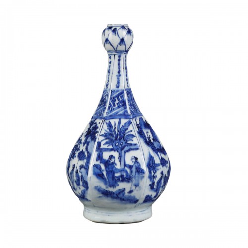 Vase bouteille en porcelaine de Chine dynastie des Ming 