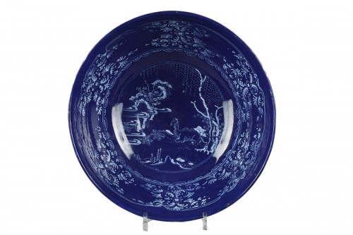 Large "fond bleu Persan" faience bowl from Nevers 17th century