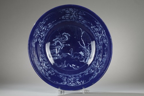 Large &quot;fond bleu Persan&quot; faience bowl from Nevers 17th century - Porcelain & Faience Style Louis XIV