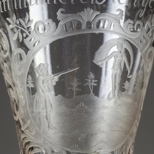 Grand verre Saxon du XVIIIe siècle gravé et illustré d'une devise - Verrerie, Cristallerie Style 