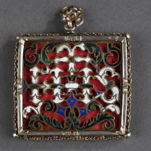 Pendentif en argent doré et émaillé, Espagne début du XVIIe siècle - Bijouterie, Joaillerie Style 