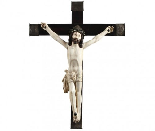 Large Christ in ivory, Goa or Philippines 17th century