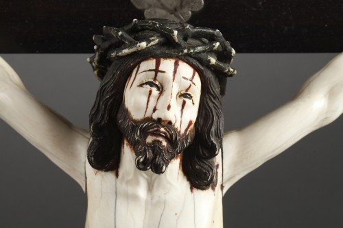 Religious Antiques  - Large Christ in ivory, Goa or Philippines 17th century