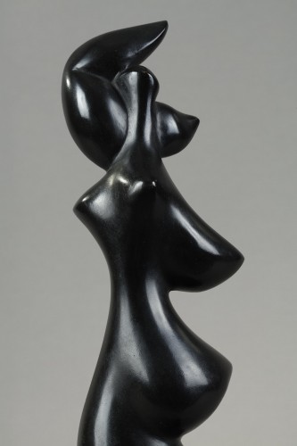 Facing the wind, with raised arm - Baltasar LOBO (1910-1993) - Sculpture Style 50