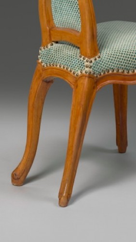 A Louis XV pair of Voyeuses chairs - Seating Style Louis XV