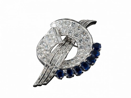 Brooch in sapphire and diamonds, circa 1930.