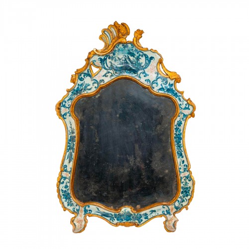 Beautiful Venetian mirror in lacquered and gilded wood