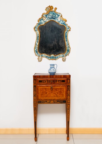 Louis XV - Beau miroir vénitien en bois laqué et doré