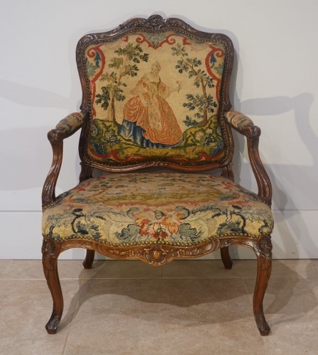 Pair of armchairs with flat backs from the Louis XV period - Seating Style Louis XV