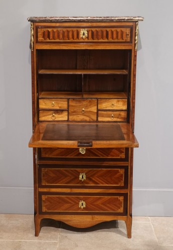 18th century - Louis XV lady&#039;s secretaire