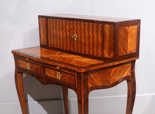 Louis XV - 18th century marquetry lady&#039;s desk