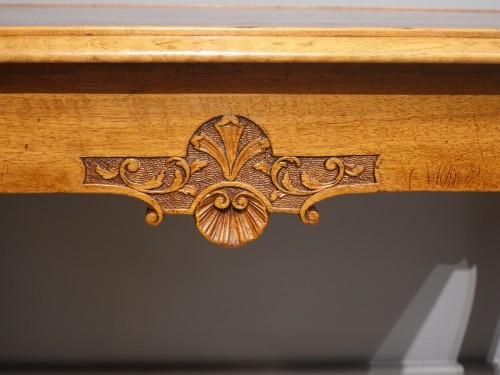 XVIIIe siècle - Table-bureau en noyer d'époque XVIIIe