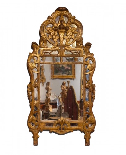 Miroir provençal du XVIIIe siècle en bois doré