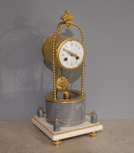 Late 19th century "well" clock