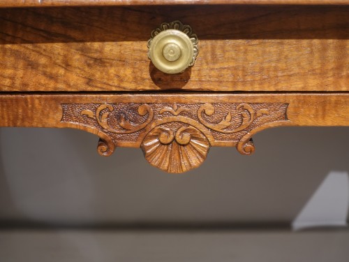 Antiquités - Louis XV walnut games table from the 18th century