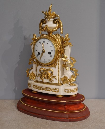 Horology  - Louis XVI clock signed Beauvarlet in Paris