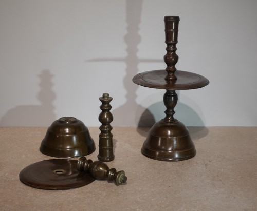 Two bronze candlesticks – Flanders – 17th century - 