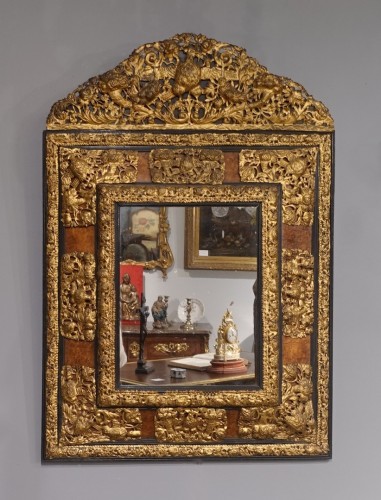 Antiquités - 17th Century Burr Walnut and Embossed Brass Mirror