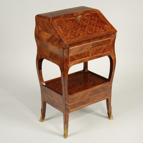 Sloping desk in violet wood marquetry stamped with Criaerd - Furniture Style Louis XV