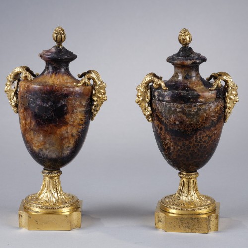 Objet de décoration Cassolettes, coupe et vase - Paire de vases-urnes en Blue-john