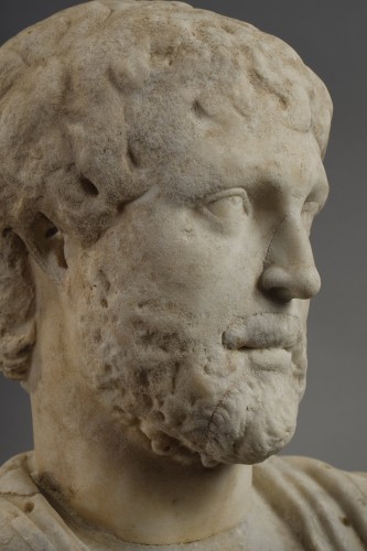 Sculpture Sculpture en Marbre - Buste présumé de l'empereur Hadrien Tête du IIe siècle apr JC, buste XVIe-XVIIe
