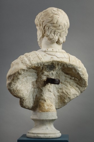  - Buste présumé de l'empereur Hadrien Tête du IIe siècle apr JC, buste XVIe-XVIIe