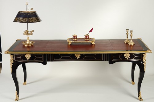 Antiquités - Very large black desk from the Regency period