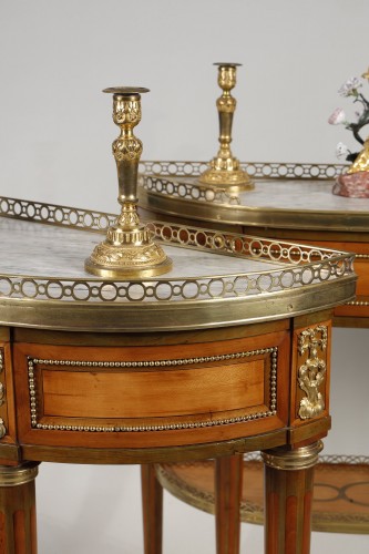 Pair of Half-Moon Consoles in Lemon Wood Stamped Garnier - Furniture Style Louis XVI