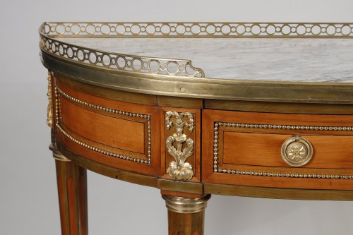 18th century - Pair of Half-Moon Consoles in Lemon Wood Stamped Garnier