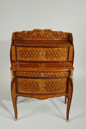 Bonheur du jour estampillé de Léonard Boudin - Mobilier Style Louis XV