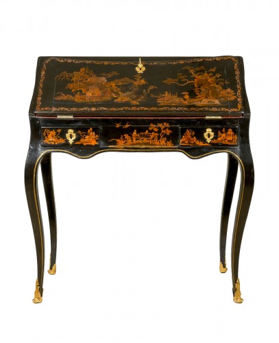 "dos d'âne" Desk In European Varnish