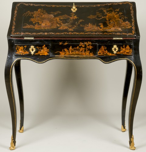 Louis XV - Bureau dos d'âne en vernis européen