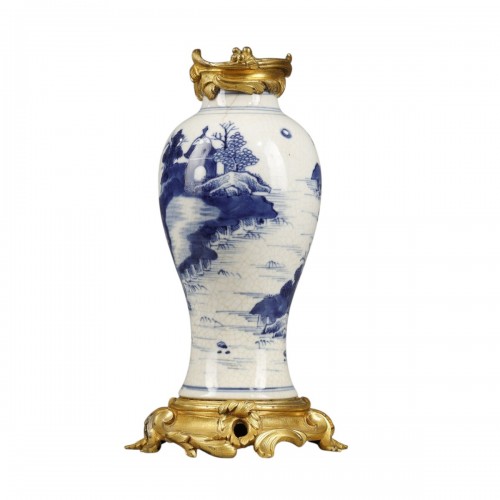 Small White Crackle Porcelain Vase, China 18th Century