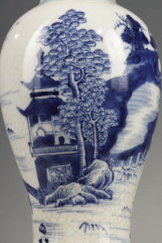 Louis XV - Small White Crackle Porcelain Vase, China 18th Century