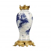 Petit vase en porcelaine craquelée blanche, Chine XVIIIe