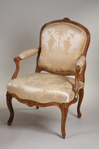 Sièges Fauteuil & Bergère - Paire de fauteuils à la Reine estampillés de St Georges