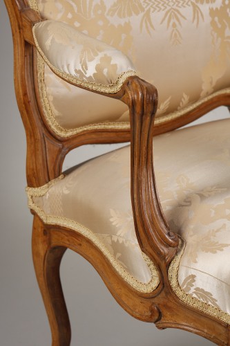 Louis XV - Paire de fauteuils à la Reine estampillés de St Georges