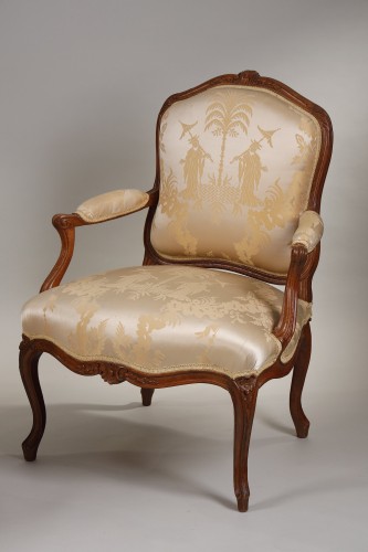 Sièges Fauteuil & Bergère - Paire de fauteuils à la Reine estampillés de Courtois