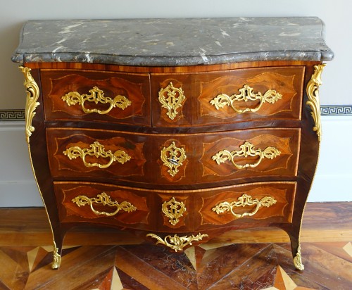 Commode Louis XV estampillée Lebesgue - Mobilier Style Louis XV