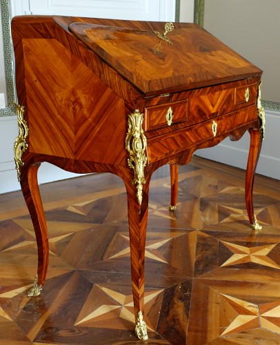 Bureau de pente Louis XV estampille de Boudin - GSLR Antiques