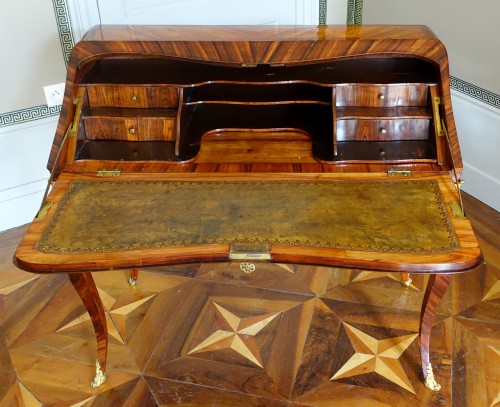 Antiquités - Léonard Boudin - Louis XV Period Violet Wood Lady&#039;s Desk - Stamped