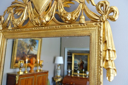 Antiquités - Miroir d'époque Louis XVI en bois sculpté et doré