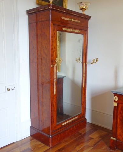 Mobilier Armoire - Armoire psyché en acajou estampillée de Jacob