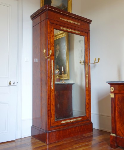 XIXe siècle - Armoire psyché en acajou estampillée de Jacob