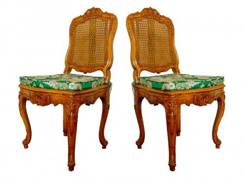 Suite de six chaises cannées d'époque Louis XV