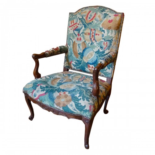 Pair of Regence period flat-back oak armchairs
