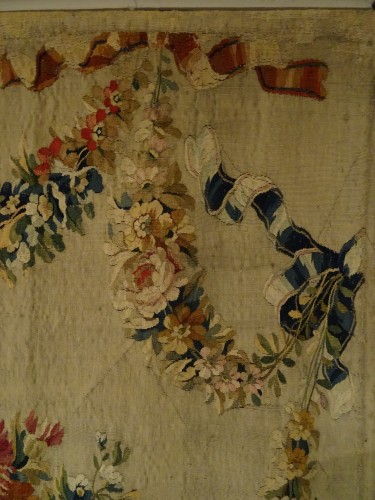 18th century - Aubusson tapestry around with medallion 18th century