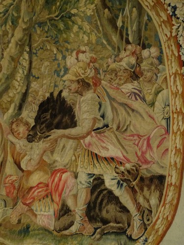 Antiquités - Aubusson tapestry around with medallion 18th century